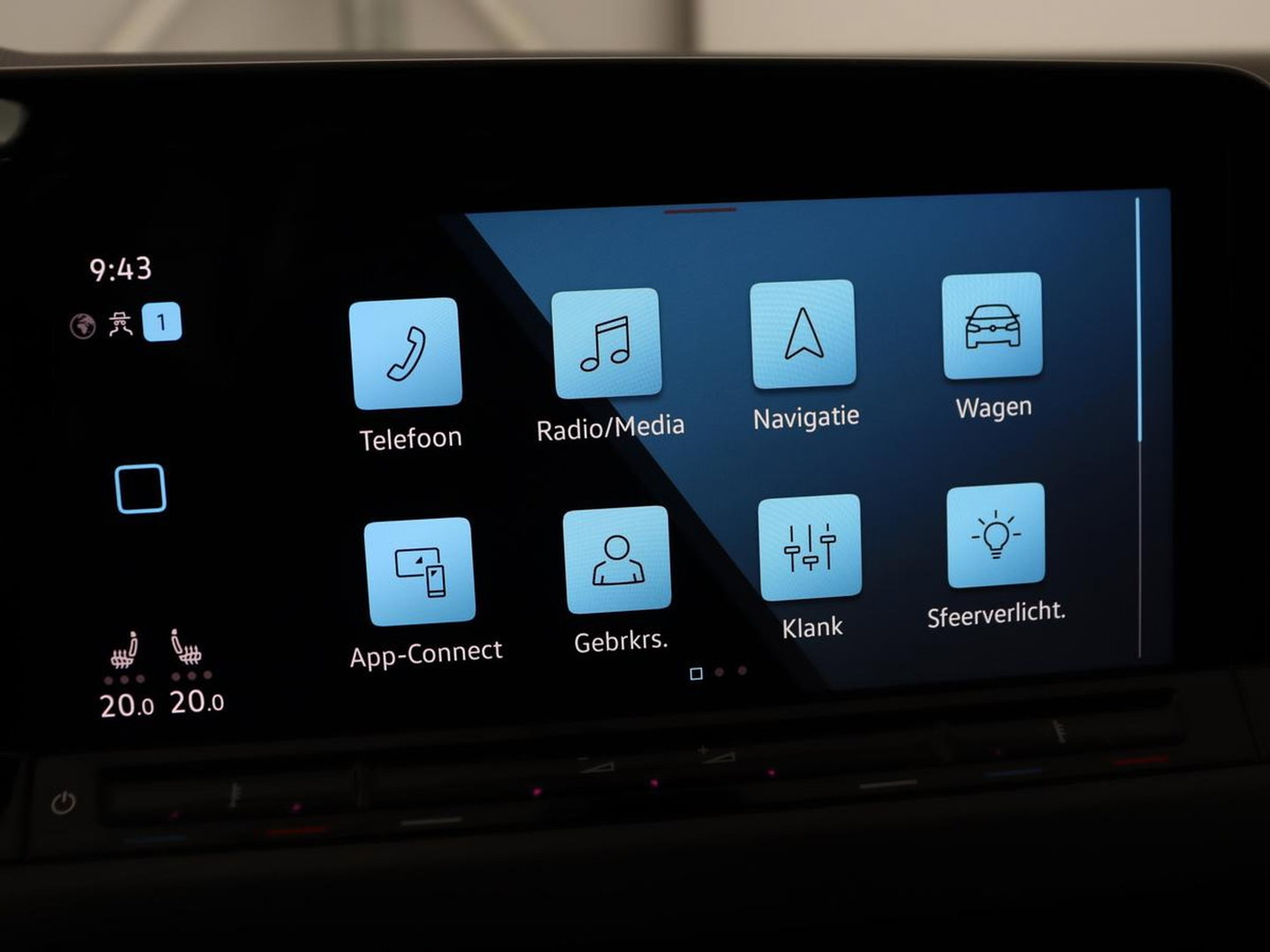 Volkswagen Golf 1.5 eTSI Style | Stoelverwarming | Trekhaak | Camera | Stuurverwarming | Memory | Sfeerverlichting | Carplay | Navigatie | Adaptive cruise | Parkeerhulp | Climate control