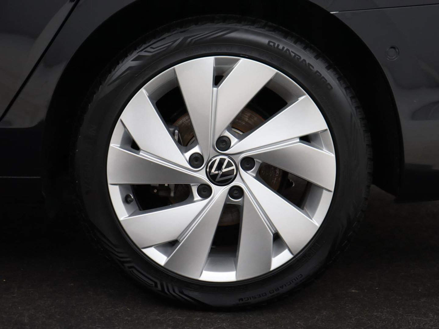 Volkswagen Golf 1.5 eTSI Style | Stoelverwarming | Trekhaak | Camera | Stuurverwarming | Memory | Sfeerverlichting | Carplay | Navigatie | Adaptive cruise | Parkeerhulp | Climate control