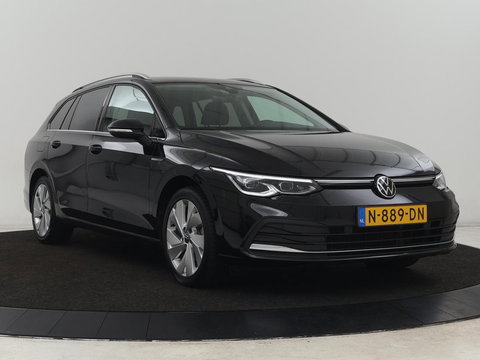 Volkswagen Golf 1.5 eTSI Style | Stoelverwarming | Trekhaak | Camera | Stuurverwarming | Memory | Sfeerverlichting | Carplay | Navigatie | Adaptive cruise | Parkeerhulp | Climate control