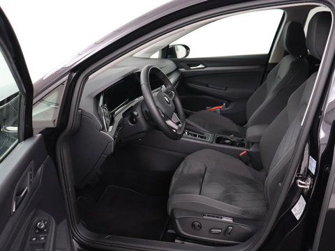 Volkswagen Golf 1.5 eTSI Style | Stoelverwarming | Trekhaak | Camera | Stuurverwarming | Memory | Sfeerverlichting | Carplay | Navigatie | Adaptive cruise | Parkeerhulp | Climate control