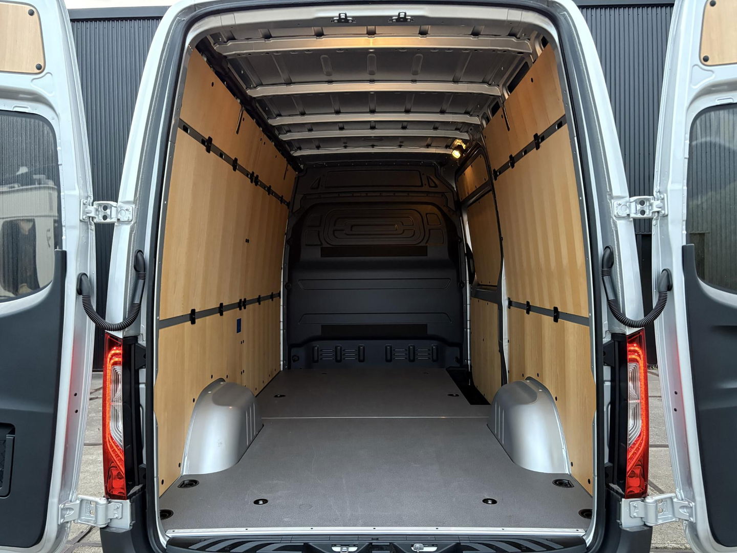 Mercedes-Benz Sprinter 319 CDI L2H2 BPM VRIJ | 4x4 | Chauffeursstoel | CAMERA |