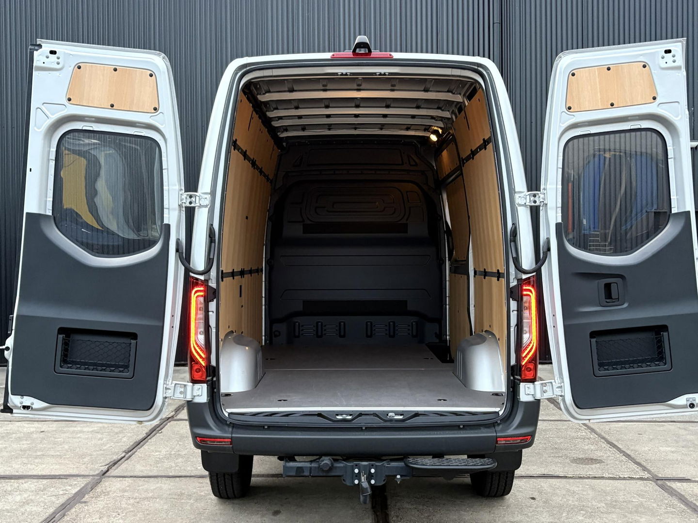 Mercedes-Benz Sprinter 319 CDI L2H2 BPM VRIJ | 4x4 | Chauffeursstoel | CAMERA |