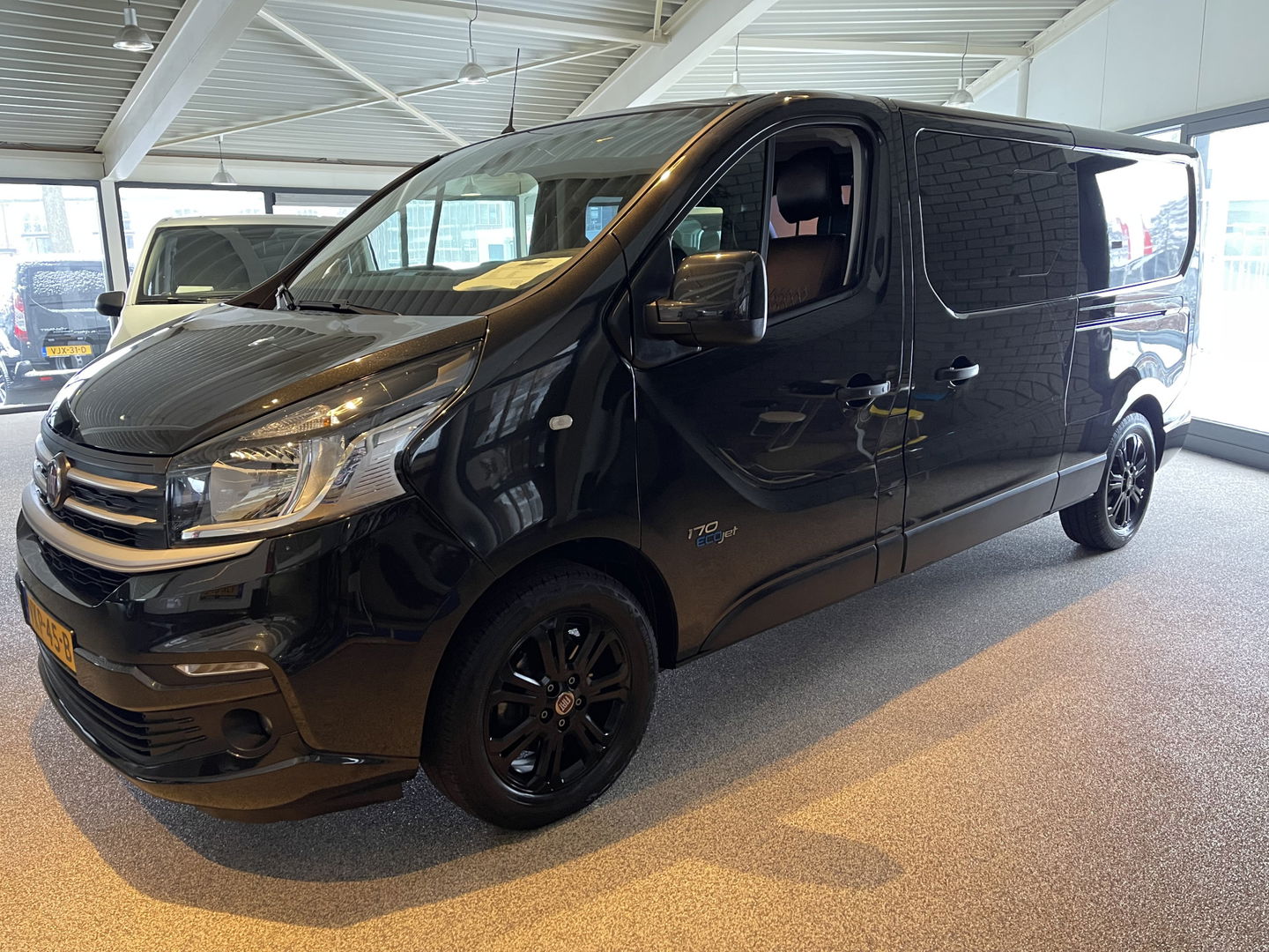 Fiat Talento 2.0 MultiJet 170pk automaat L2H1 SX DC 5 persoons / vaste prijs rijklaar € 21.950 ex btw / lease vanaf € 358 / dubbele schuifdeur / airco / cruise / camera / navigatie / trekhaak !