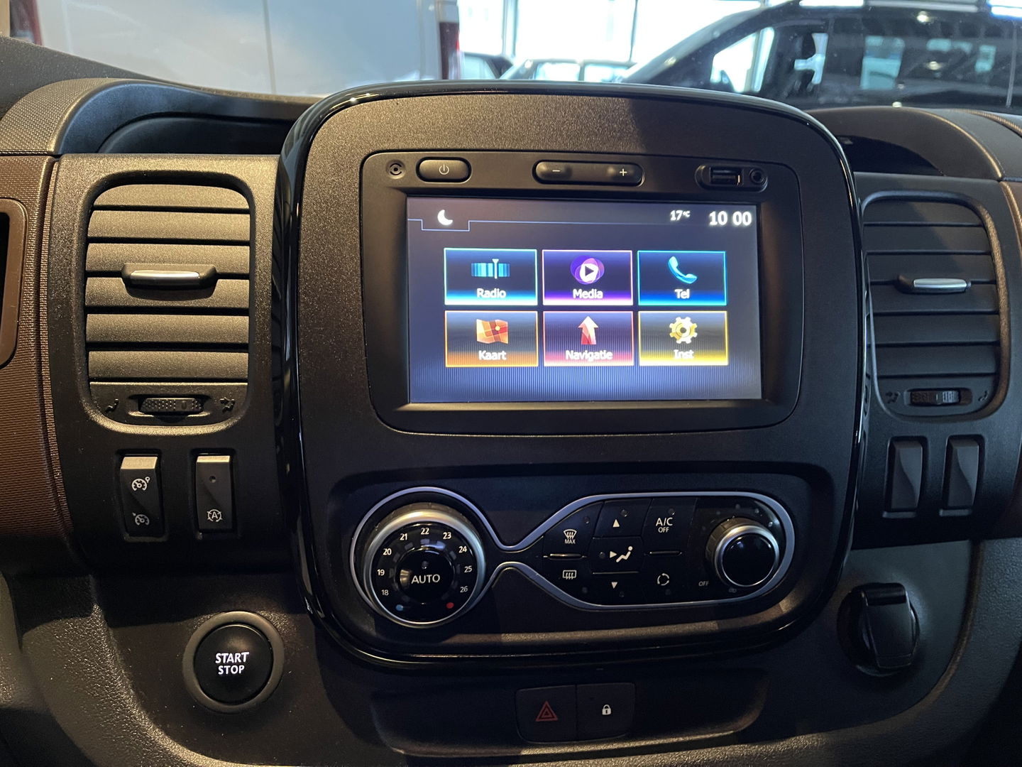 Fiat Talento 2.0 MultiJet 170pk automaat L2H1 SX DC 5 persoons / vaste prijs rijklaar € 21.950 ex btw / lease vanaf € 358 / dubbele schuifdeur / airco / cruise / camera / navigatie / trekhaak !