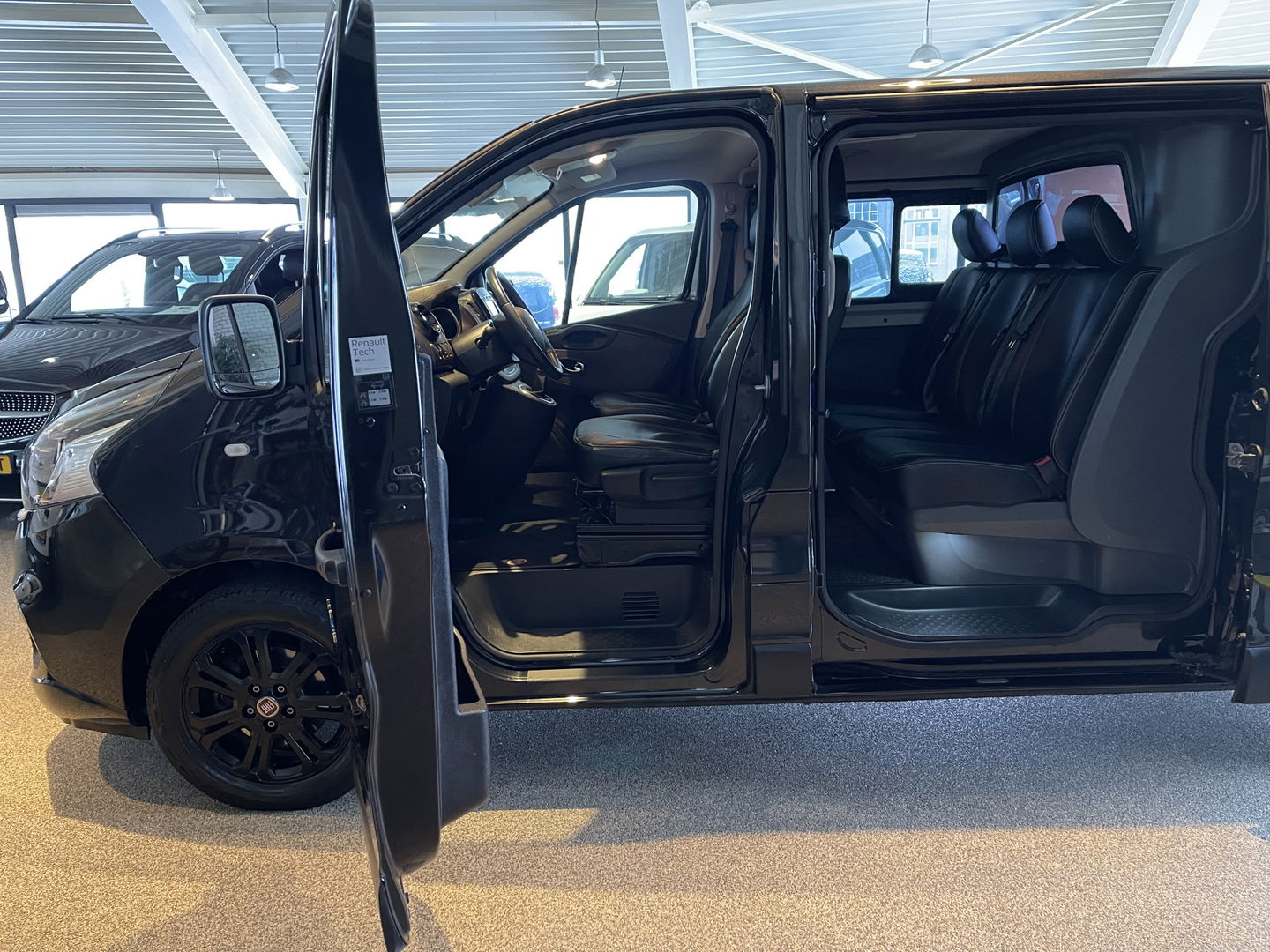 Fiat Talento 2.0 MultiJet 170pk automaat L2H1 SX DC 5 persoons / vaste prijs rijklaar € 21.950 ex btw / lease vanaf € 358 / dubbele schuifdeur / airco / cruise / camera / navigatie / trekhaak !