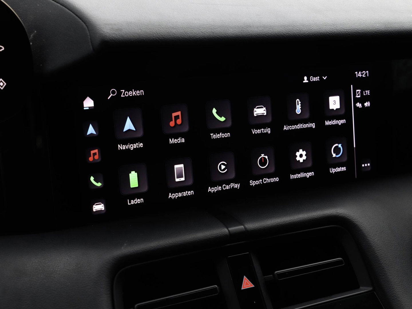 Porsche Taycan Performance 84 kWh 21'' Sport Chrono Panodak Sportstoelen Warmtepomp