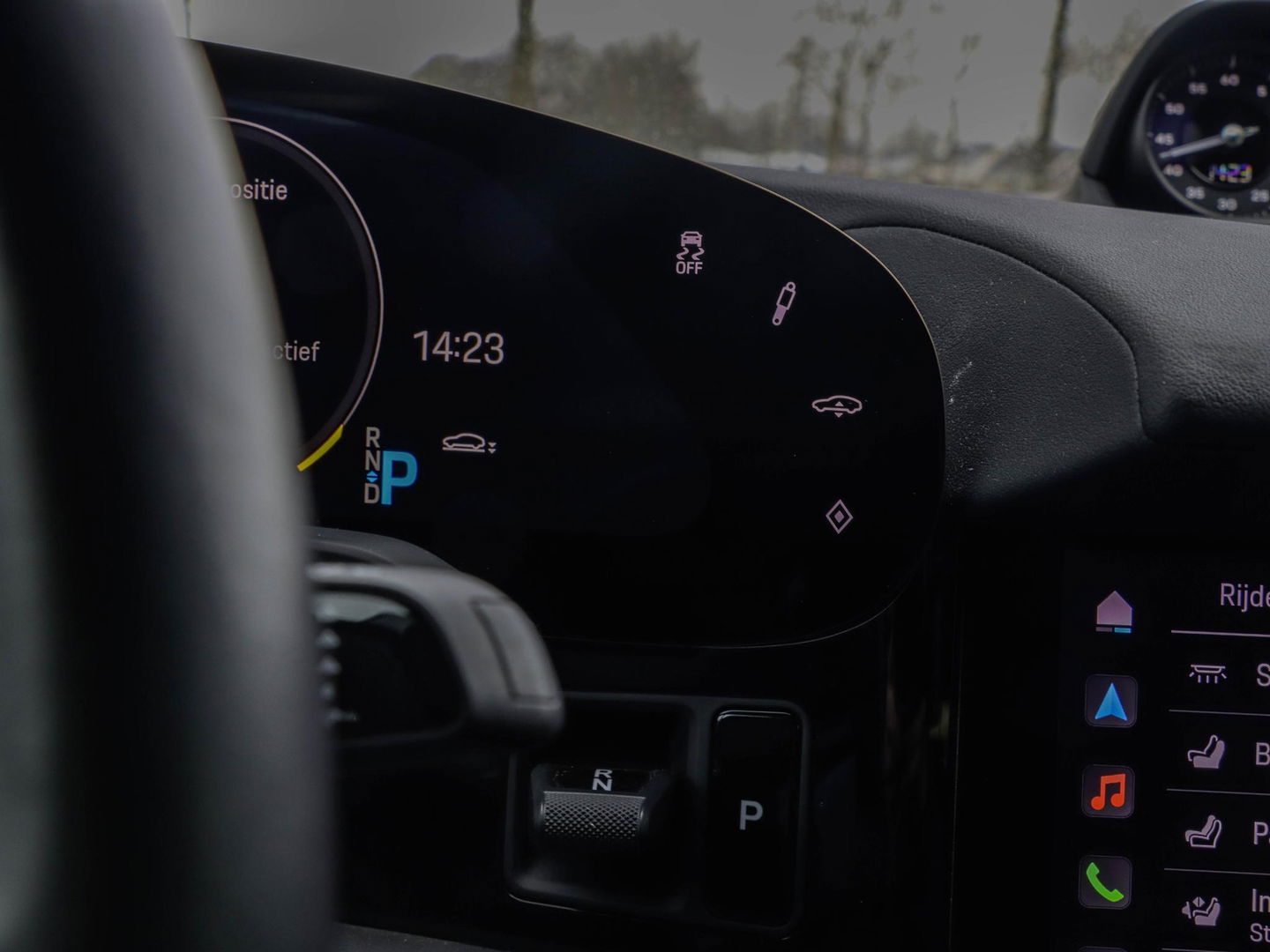 Porsche Taycan Performance 84 kWh 21'' Sport Chrono Panodak Sportstoelen Warmtepomp