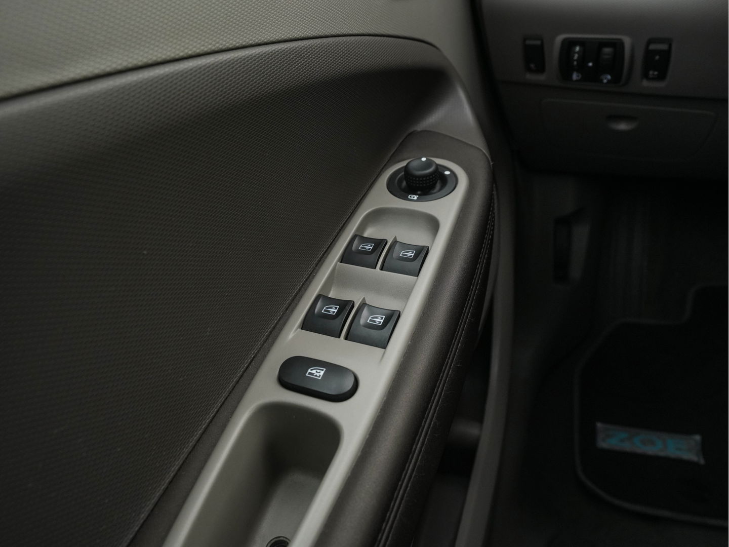 Renault ZOE R110 Bose 41 kWh (inclusive-Battery) (3-Fase-22kW){SOH-85%} Aut.*LEATHER | BOSE-AUDIO | KEYLESS | CRUISE |  NAVI-FULLMAP | CAMERA | DIGI-COCKPIT | HEATED-COMFORTSEATS | ECC | PDC | FULL-LED | PRIVACYGLASS | 17"ALU*