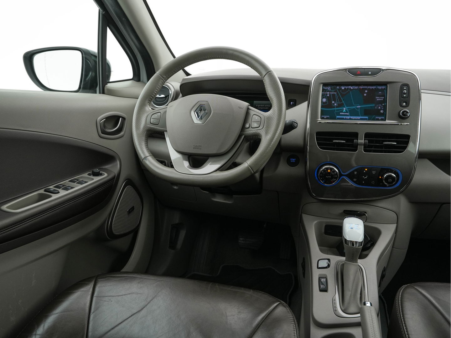 Renault ZOE R110 Bose 41 kWh (inclusive-Battery) (3-Fase-22kW){SOH-85%} Aut.*LEATHER | BOSE-AUDIO | KEYLESS | CRUISE |  NAVI-FULLMAP | CAMERA | DIGI-COCKPIT | HEATED-COMFORTSEATS | ECC | PDC | FULL-LED | PRIVACYGLASS | 17"ALU*