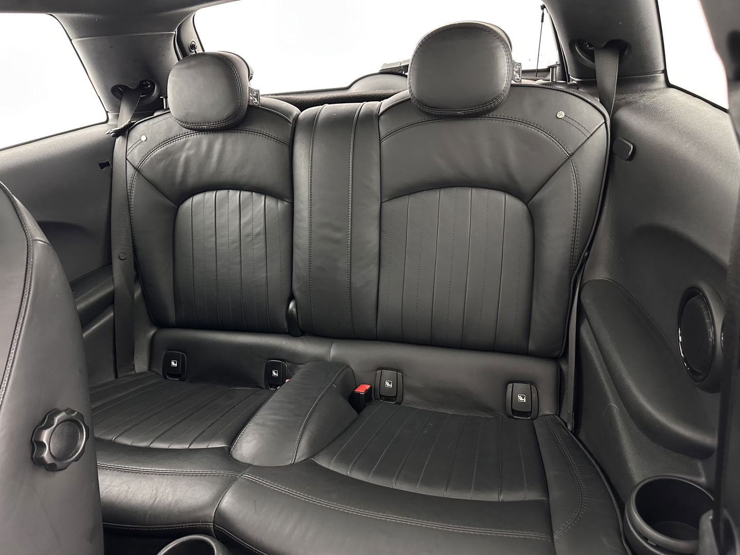 MINI Mini Electric Yours 33 kWh [ 3-Fase-11kW ] {SOH-100%} (INCL-BTW) Aut.* HEATPUMP | PANO | LEATHER | DIGI-COCKPIT | HEAD-UP | FULL-LED | NAVI-FULLMAP | HEATED-SPORTSEATS | DAB | CRUISE | HARMAN/KARDON | CAMERA | KEYLESS | AMBIENTLIGHT | 17"ALU*