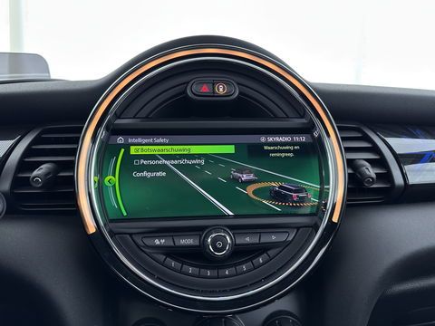 MINI Mini Electric Yours 33 kWh [ 3-Fase-11kW ] {SOH-100%} (INCL-BTW) Aut.* HEATPUMP | PANO | LEATHER | DIGI-COCKPIT | HEAD-UP | FULL-LED | NAVI-FULLMAP | HEATED-SPORTSEATS | DAB | CRUISE | HARMAN/KARDON | CAMERA | KEYLESS | AMBIENTLIGHT | 17"ALU*