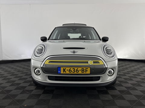 MINI Mini Electric Yours 33 kWh [ 3-Fase-11kW ] {SOH-100%} (INCL-BTW) Aut.* HEATPUMP | PANO | LEATHER | DIGI-COCKPIT | HEAD-UP | FULL-LED | NAVI-FULLMAP | HEATED-SPORTSEATS | DAB | CRUISE | HARMAN/KARDON | CAMERA | KEYLESS | AMBIENTLIGHT | 17"ALU*