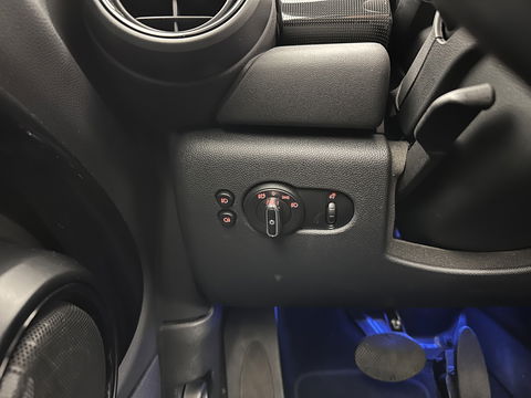 MINI Mini Electric Yours 33 kWh [ 3-Fase-11kW ] {SOH-100%} (INCL-BTW) Aut.* HEATPUMP | PANO | LEATHER | DIGI-COCKPIT | HEAD-UP | FULL-LED | NAVI-FULLMAP | HEATED-SPORTSEATS | DAB | CRUISE | HARMAN/KARDON | CAMERA | KEYLESS | AMBIENTLIGHT | 17"ALU*