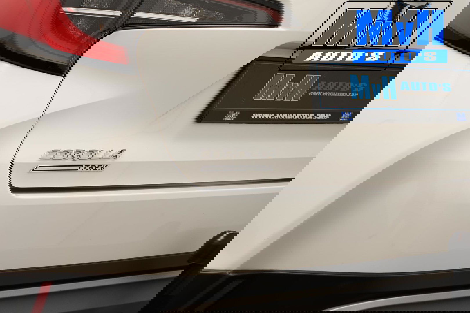 Toyota Corolla Touring Sports 1.8 Hybrid Trek|TREKHAAK|LUXE!