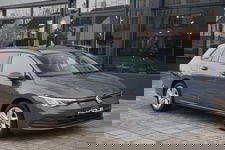 Volkswagen Golf - Variant 1.0 eTSI Life | PANO | H&K
