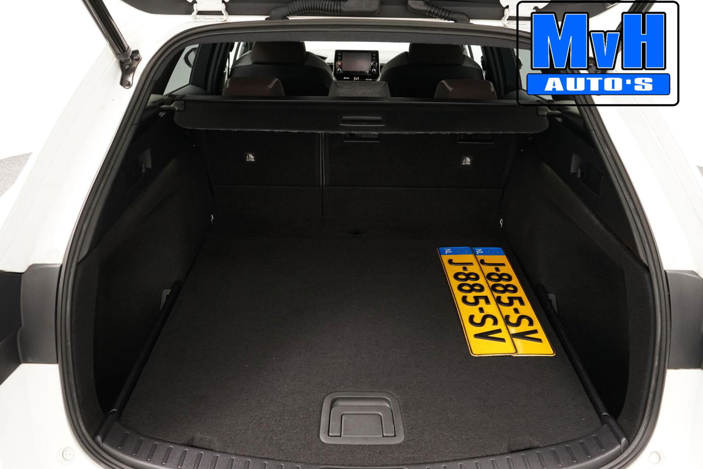 Toyota Corolla Touring Sports 1.8 Hybrid Trek|TREKHAAK|LUXE!