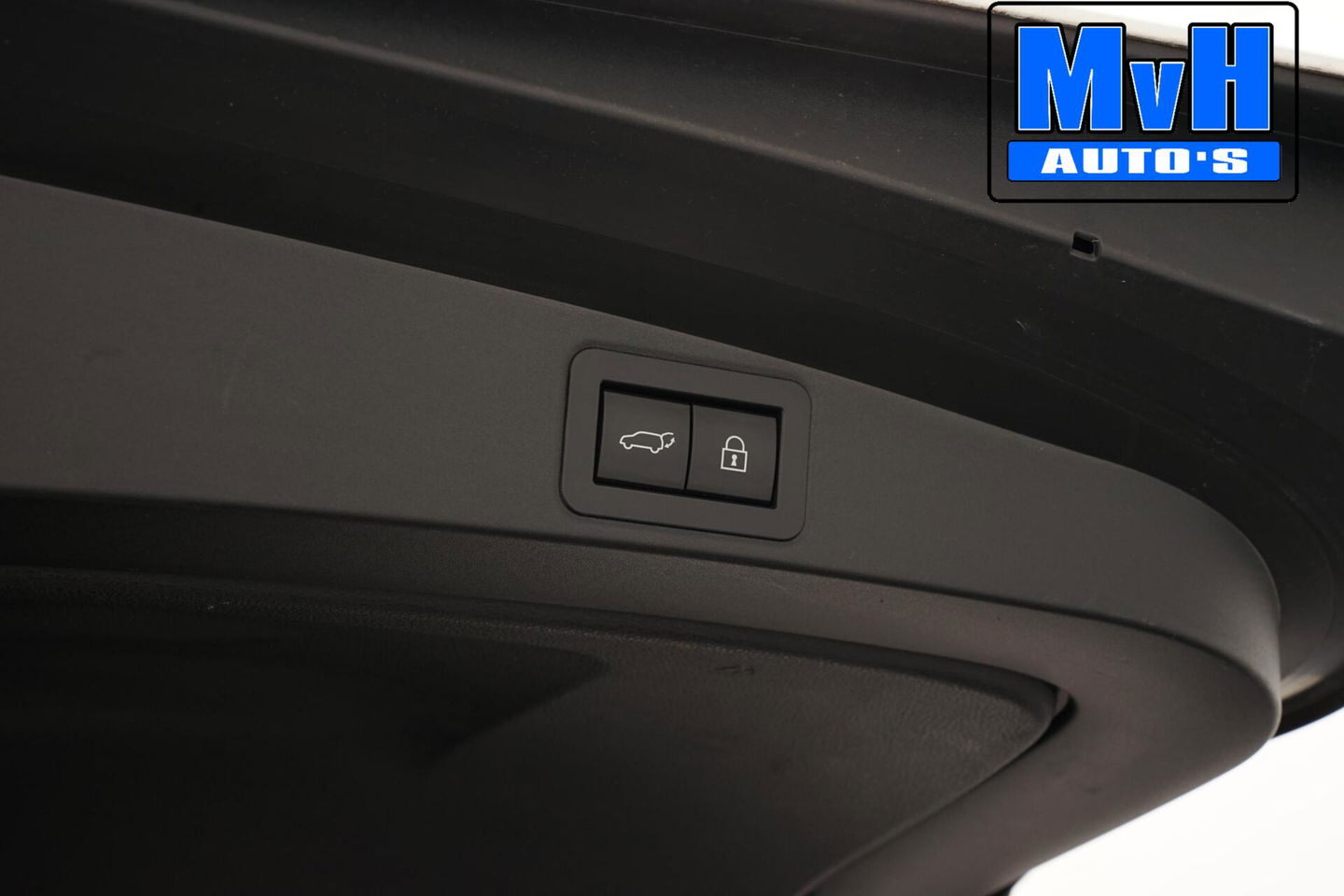 Toyota Corolla Touring Sports 1.8 Hybrid Trek|TREKHAAK|LUXE!