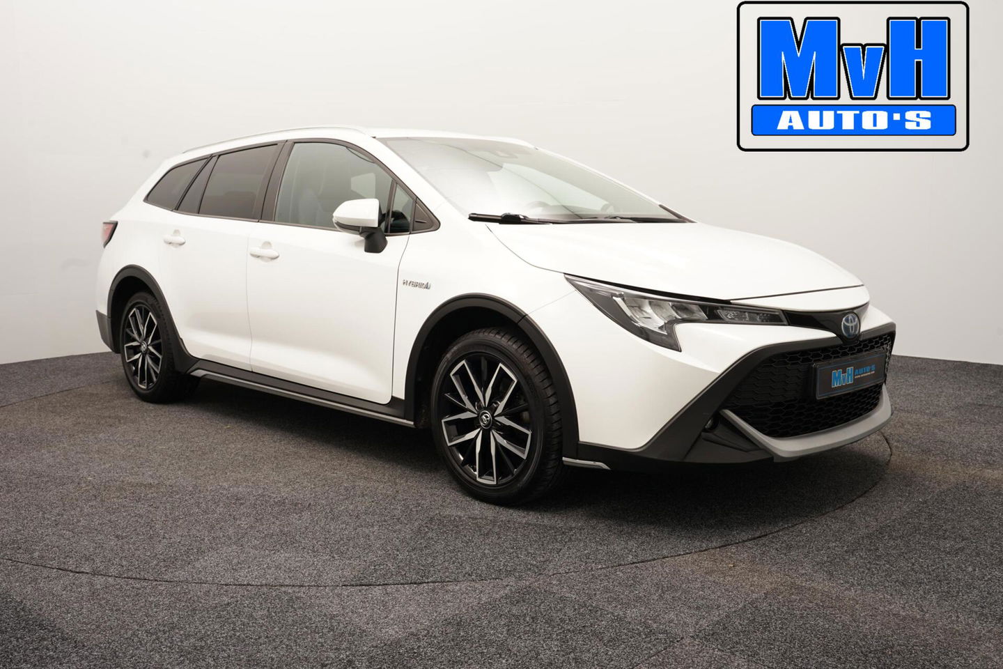 Toyota Corolla Touring Sports 1.8 Hybrid Trek|TREKHAAK|LUXE!