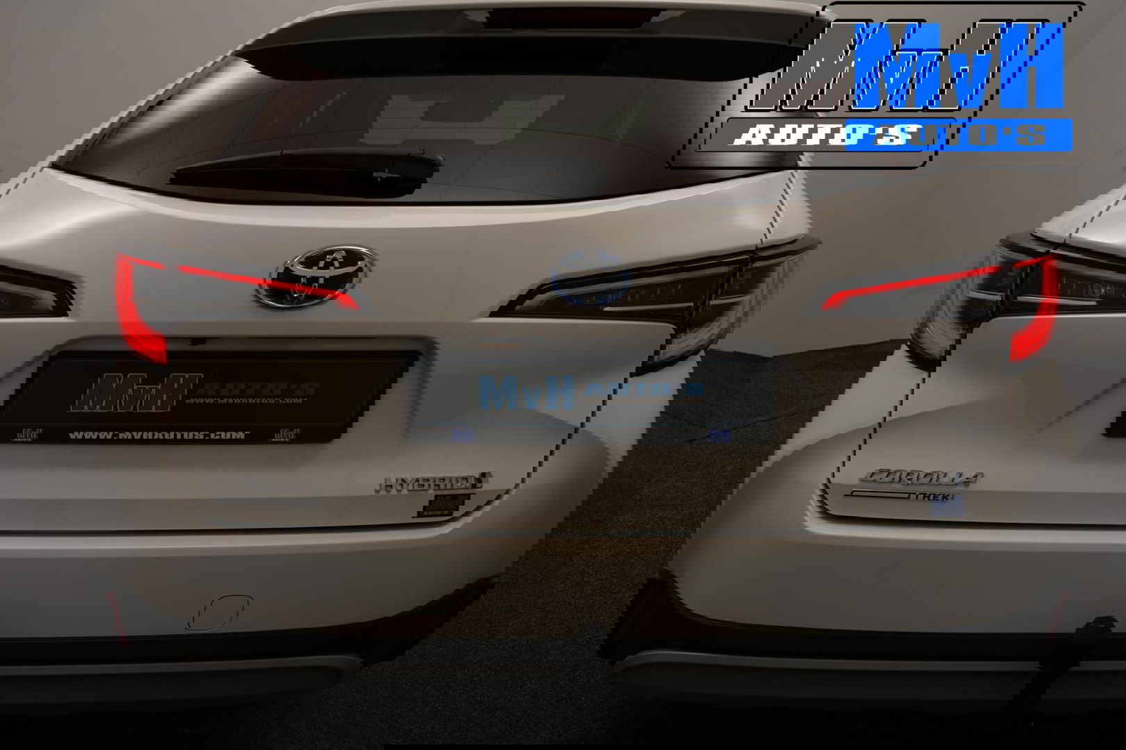 Toyota Corolla Touring Sports 1.8 Hybrid Trek|TREKHAAK|LUXE!