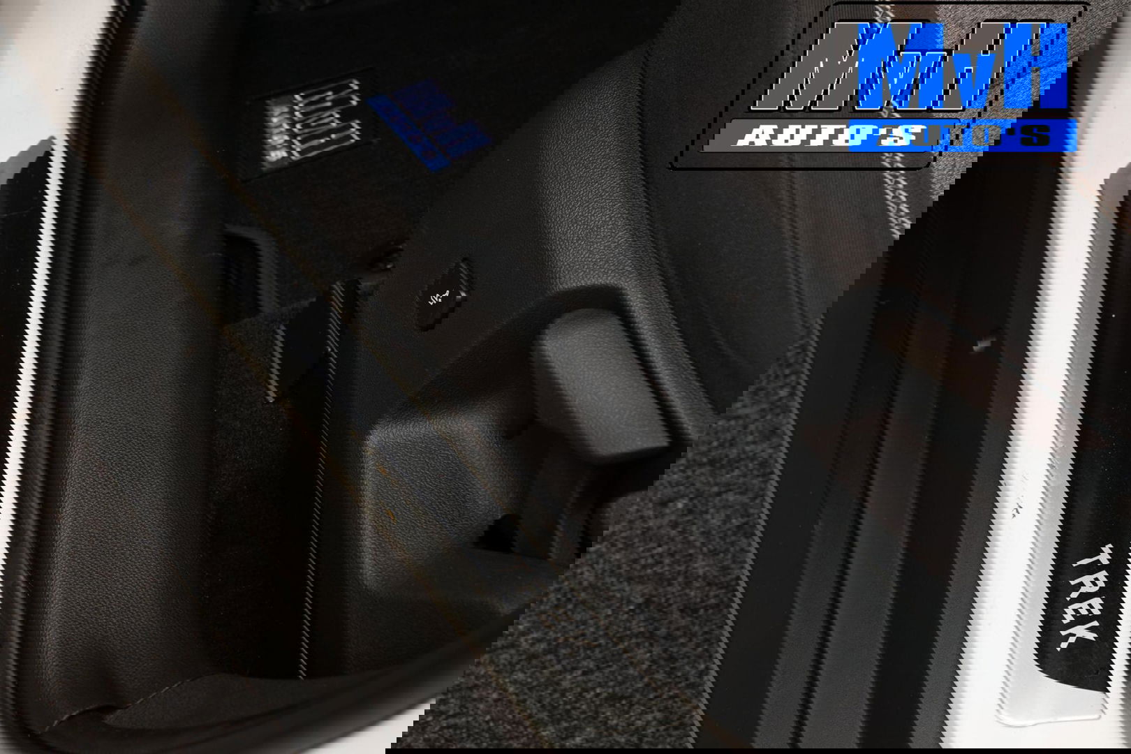 Toyota Corolla Touring Sports 1.8 Hybrid Trek|TREKHAAK|LUXE!