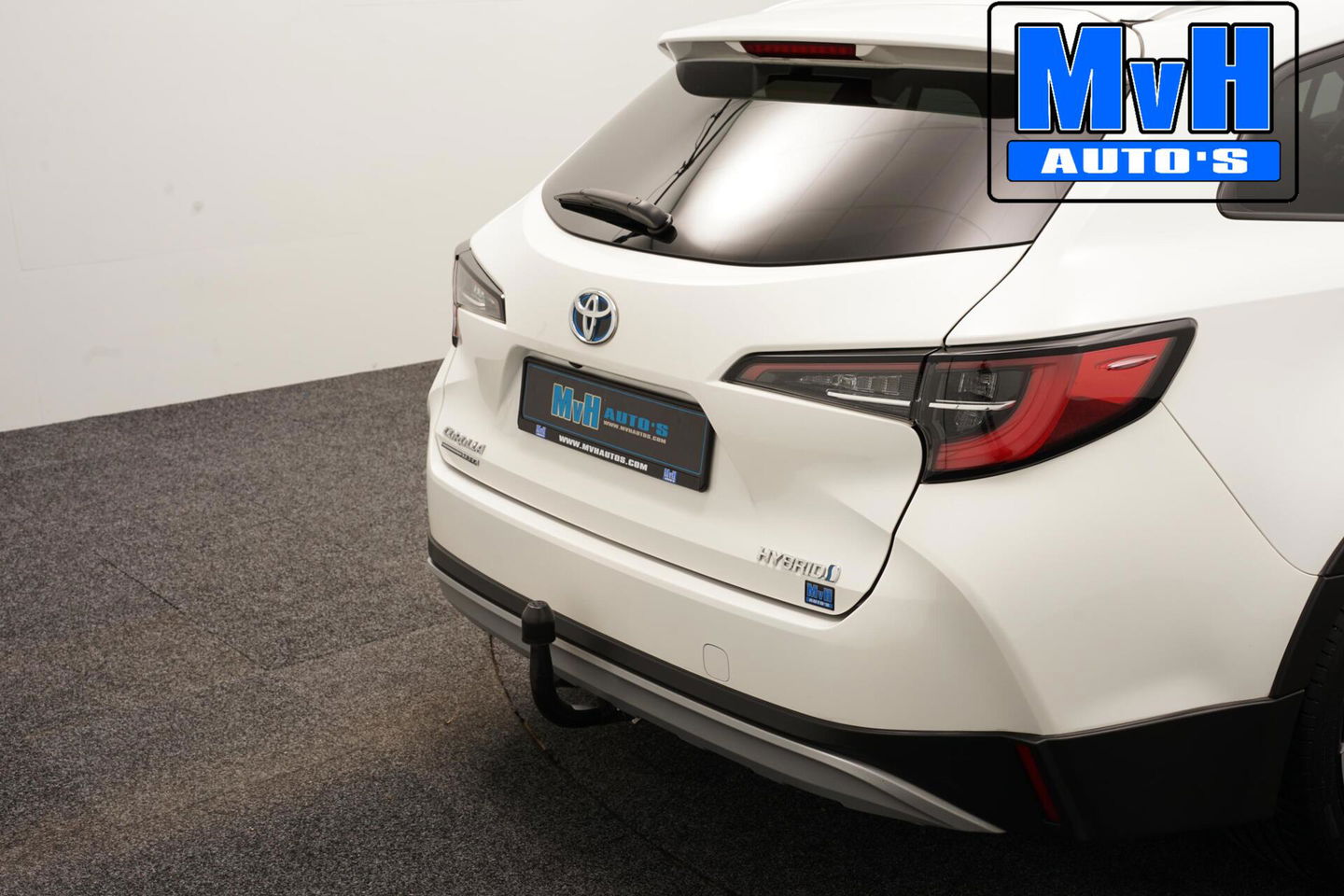 Toyota Corolla Touring Sports 1.8 Hybrid Trek|TREKHAAK|LUXE!