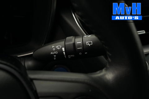 Toyota Corolla Touring Sports 1.8 Hybrid Trek|TREKHAAK|LUXE!