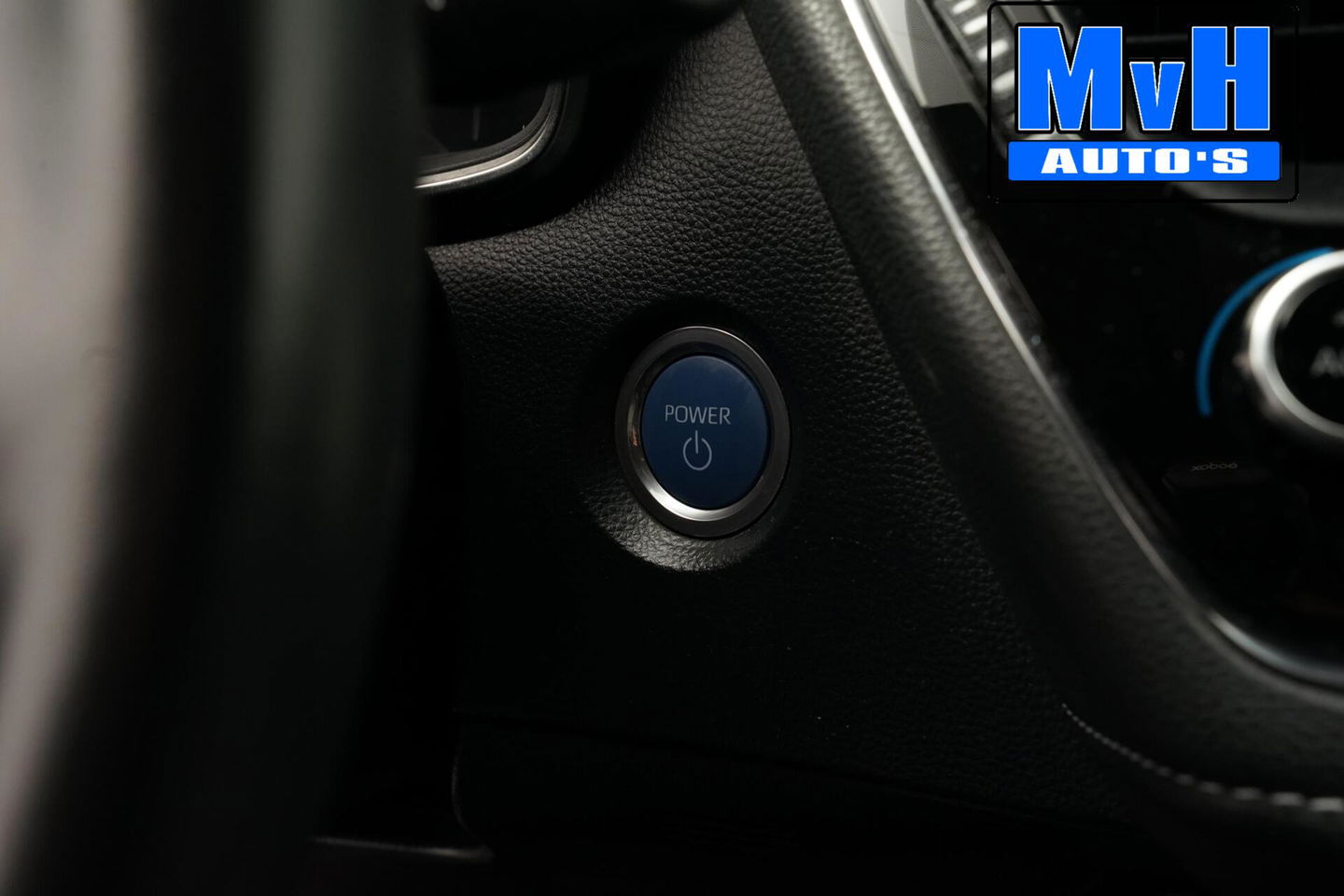 Toyota Corolla Touring Sports 1.8 Hybrid Trek|TREKHAAK|LUXE!