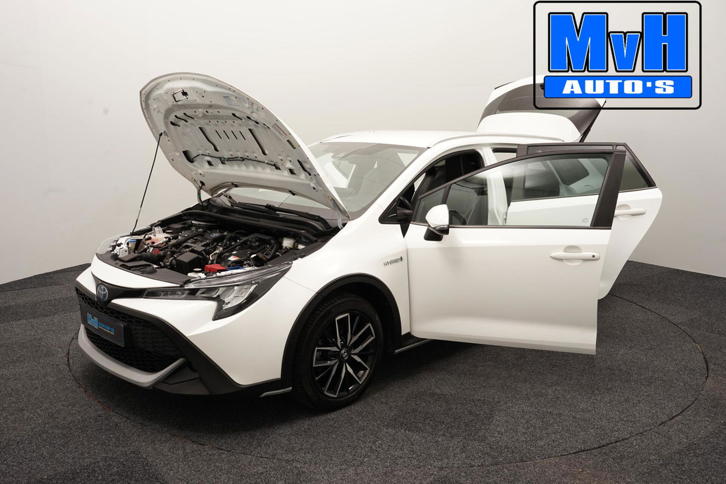 Toyota Corolla Touring Sports 1.8 Hybrid Trek|TREKHAAK|LUXE!