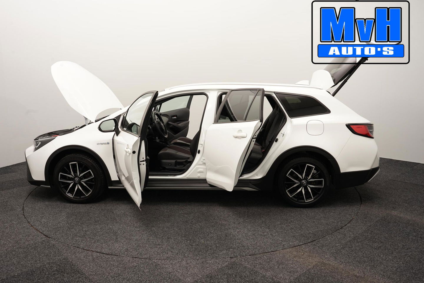 Toyota Corolla Touring Sports 1.8 Hybrid Trek|TREKHAAK|LUXE!