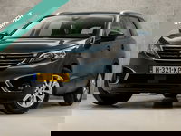 Peugeot 5008 - 1.2 PureTech Allure Pro 7 Persoons (NAVIGATIE, DIGITALE COCKPIT, APPLE CARPLAY, CRUISE, LM VELGEN, LED, NIEUWE APK, NIEUWSTAAT)