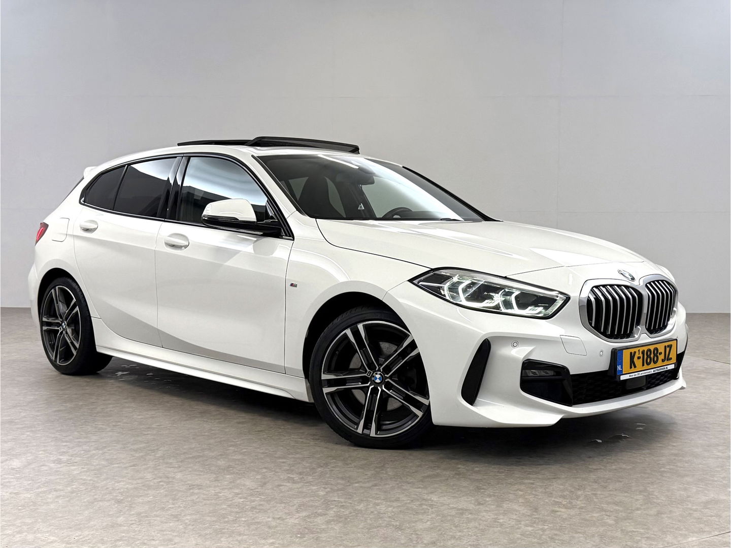 BMW 1-serie 118i Executive Edition M-Sport | Pano | Virtual | H/K | Sfeerverl. | Alcantara | Carplay | Cruise | Parkeersens.