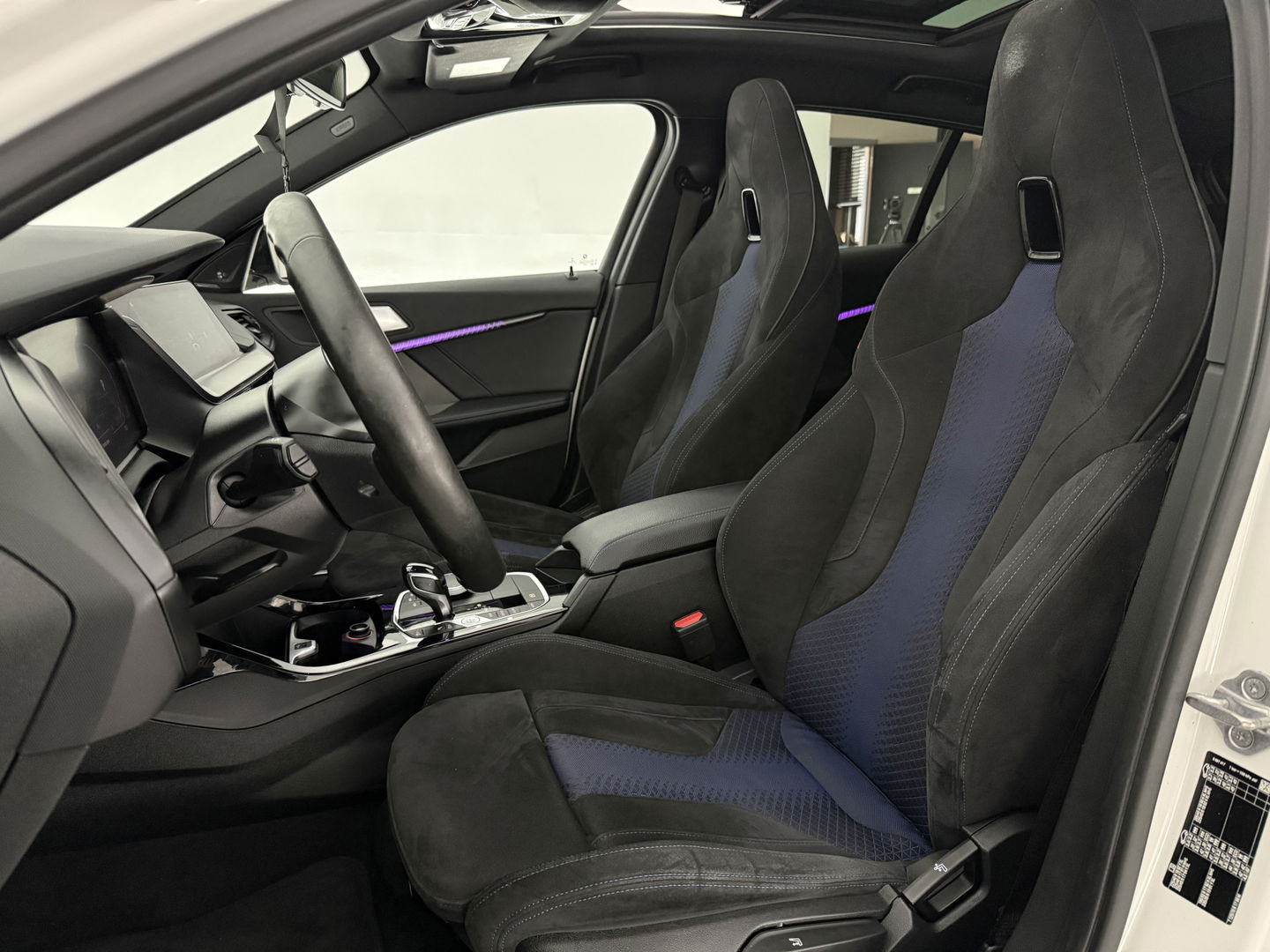 BMW 1-serie 118i Executive Edition M-Sport | Pano | Virtual | H/K | Sfeerverl. | Alcantara | Carplay | Cruise | Parkeersens.