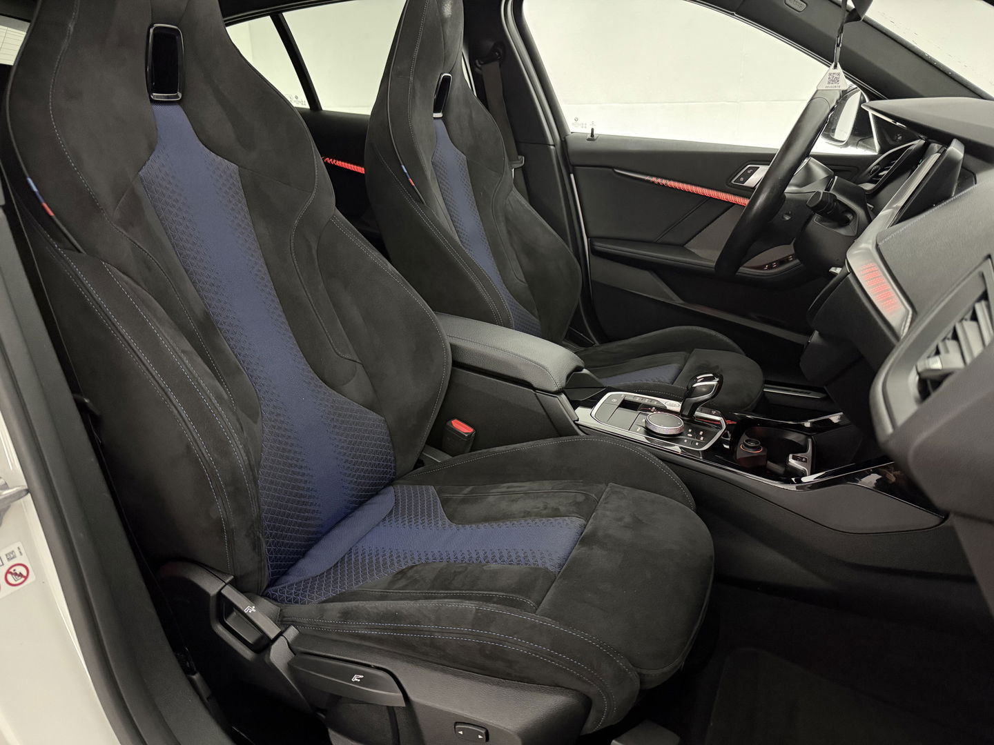 BMW 1-serie 118i Executive Edition M-Sport | Pano | Virtual | H/K | Sfeerverl. | Alcantara | Carplay | Cruise | Parkeersens.