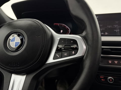 BMW 1-serie 118i Executive Edition M-Sport | Pano | Virtual | H/K | Sfeerverl. | Alcantara | Carplay | Cruise | Parkeersens.