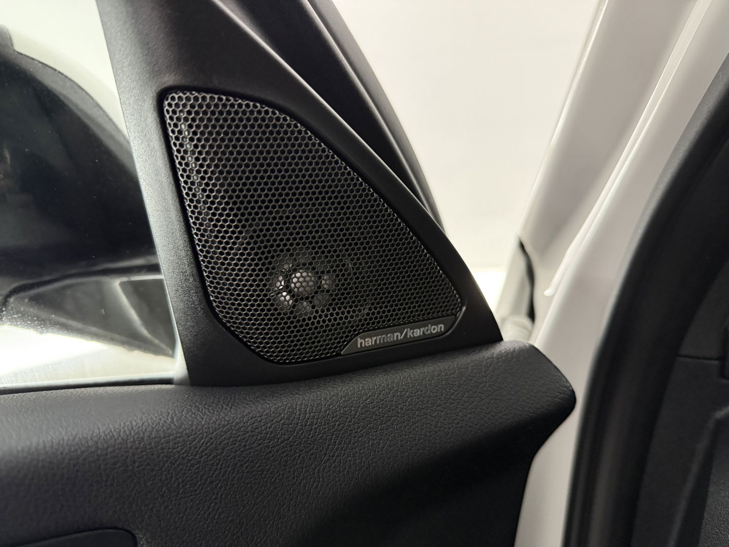 BMW 1-serie 118i Executive Edition M-Sport | Pano | Virtual | H/K | Sfeerverl. | Alcantara | Carplay | Cruise | Parkeersens.