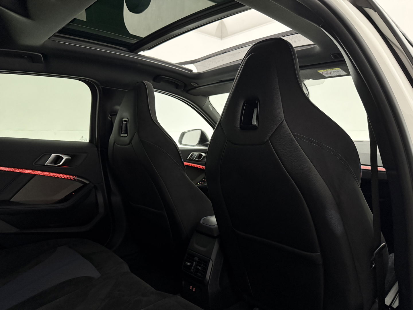 BMW 1-serie 118i Executive Edition M-Sport | Pano | Virtual | H/K | Sfeerverl. | Alcantara | Carplay | Cruise | Parkeersens.