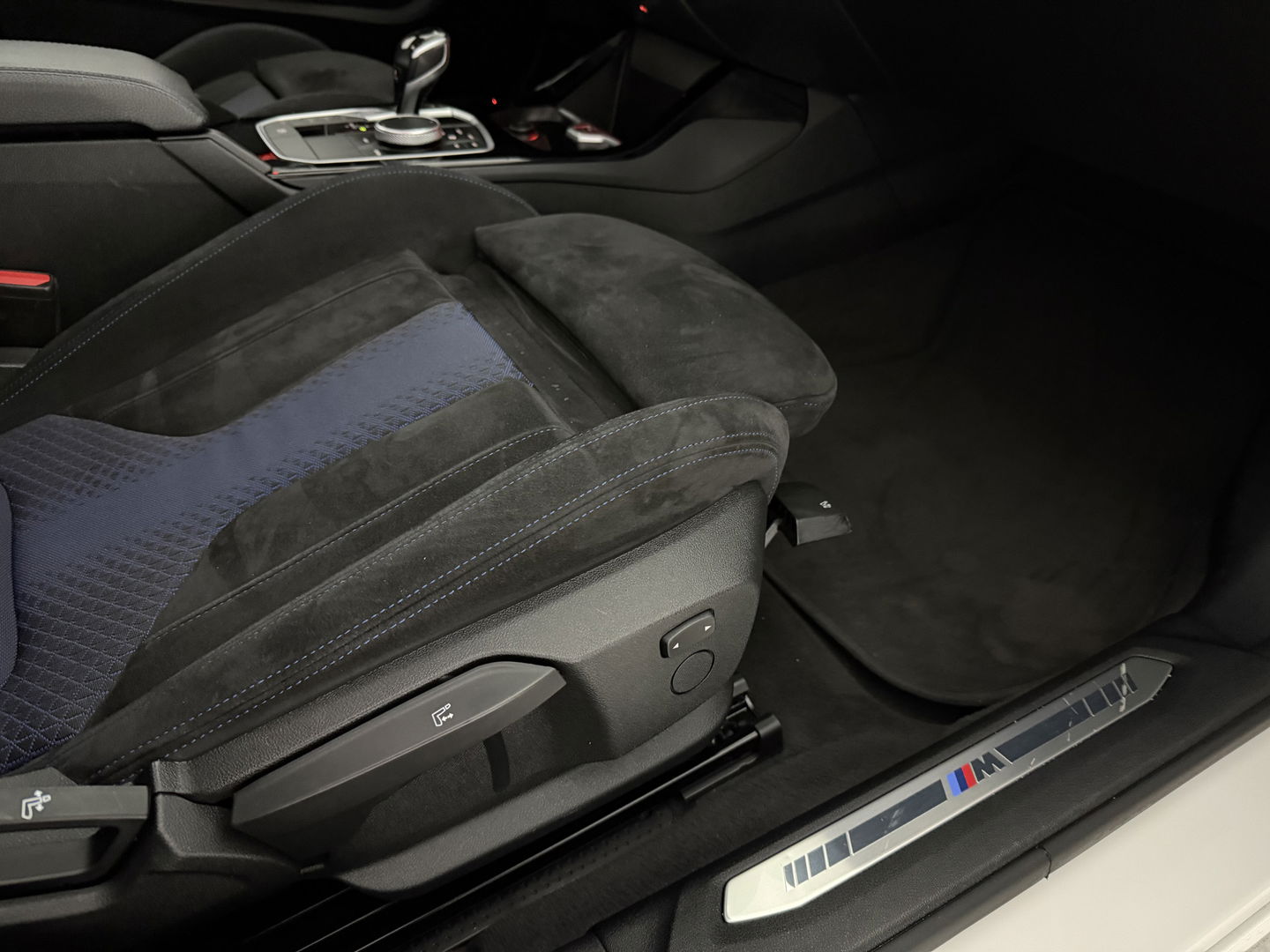 BMW 1-serie 118i Executive Edition M-Sport | Pano | Virtual | H/K | Sfeerverl. | Alcantara | Carplay | Cruise | Parkeersens.