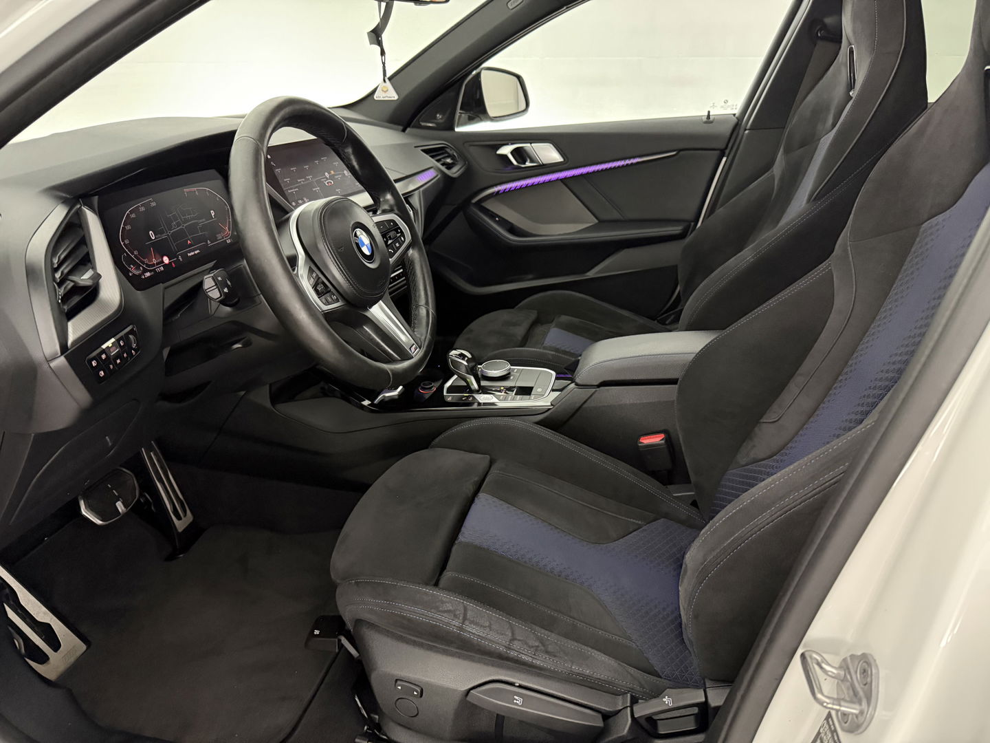 BMW 1-serie 118i Executive Edition M-Sport | Pano | Virtual | H/K | Sfeerverl. | Alcantara | Carplay | Cruise | Parkeersens.