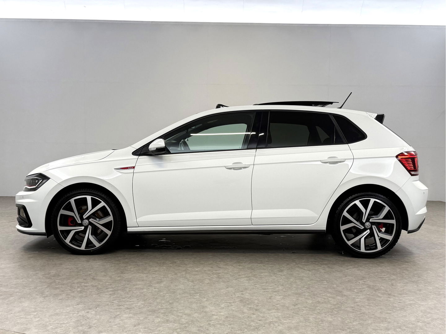 Volkswagen Polo 2.0 TSI GTI | 200PK | Pano | Virtual | Clima | Adap. Cruise | Navi | Stoelverw. | Parkeersens.