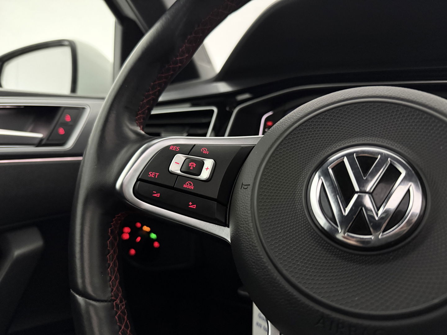 Volkswagen Polo 2.0 TSI GTI | 200PK | Pano | Virtual | Clima | Adap. Cruise | Navi | Stoelverw. | Parkeersens.