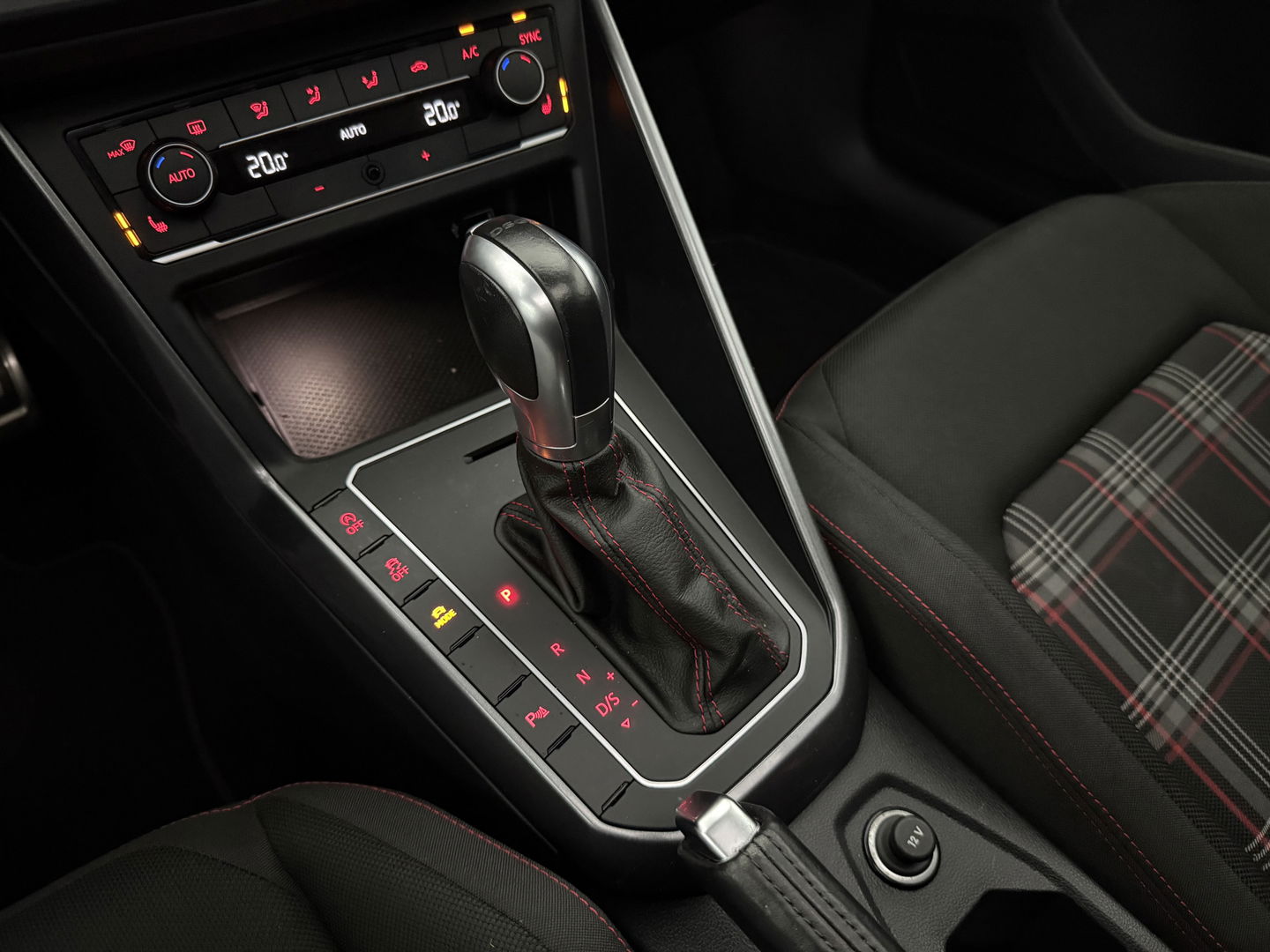 Volkswagen Polo 2.0 TSI GTI | 200PK | Pano | Virtual | Clima | Adap. Cruise | Navi | Stoelverw. | Parkeersens.