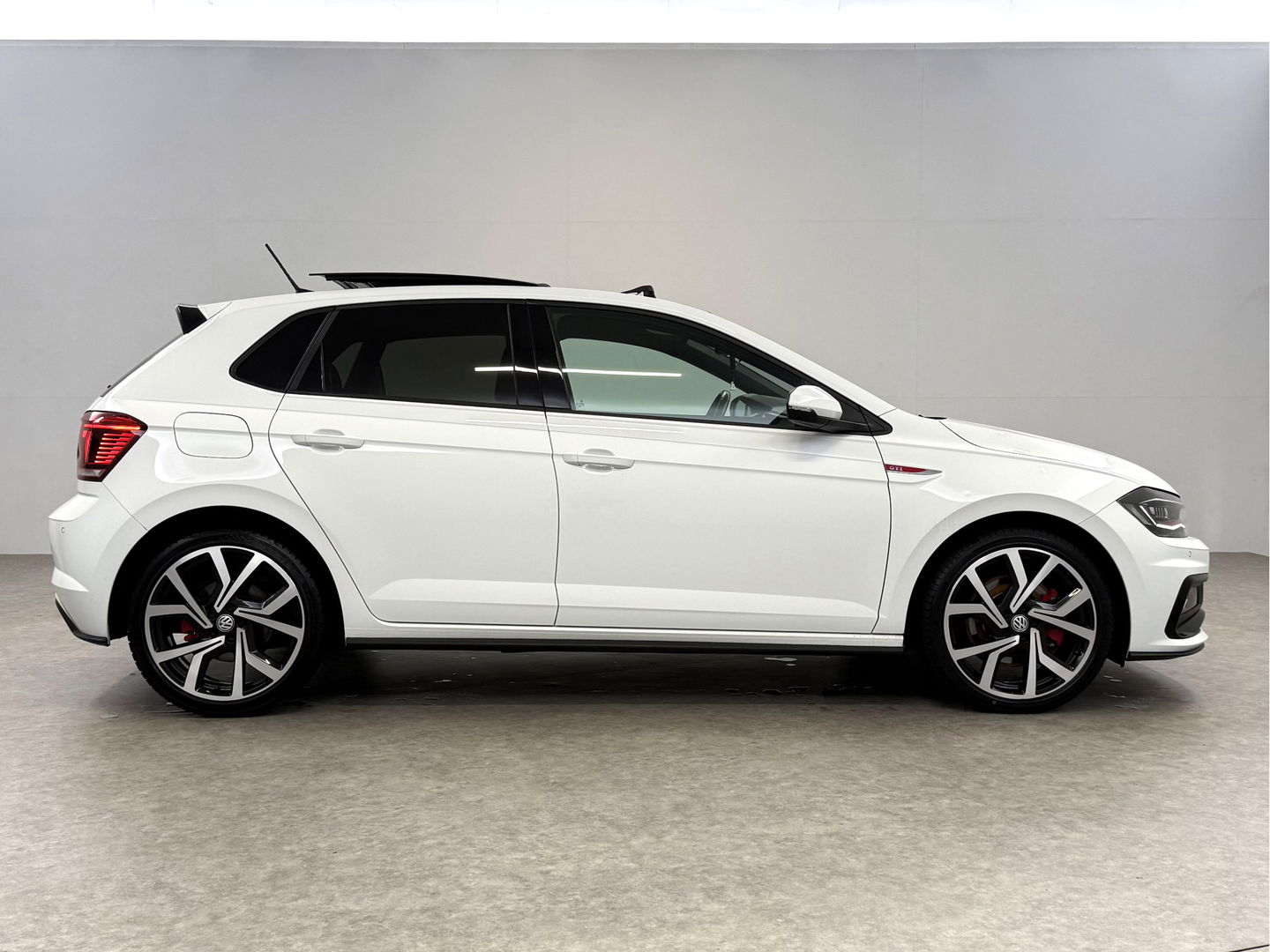 Volkswagen Polo 2.0 TSI GTI | 200PK | Pano | Virtual | Clima | Adap. Cruise | Navi | Stoelverw. | Parkeersens.