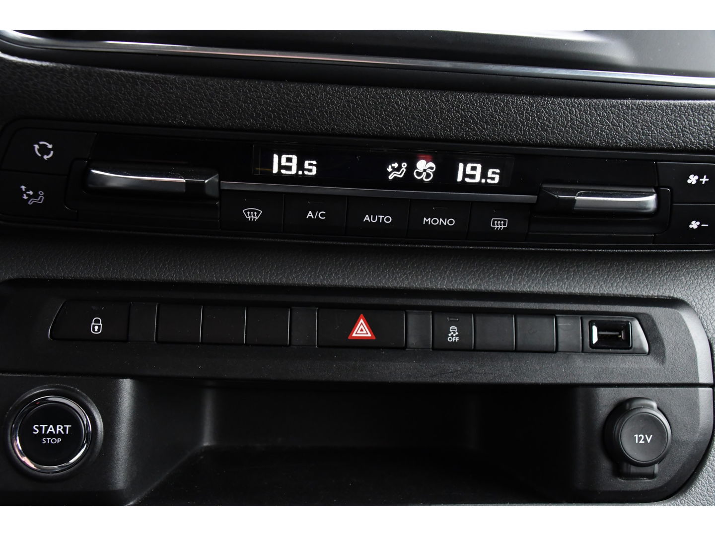 Toyota ProAce Worker 2.0 L3 DC PB Edition Camera, Cruise, Carplay, Clima, 177pk, Automaat, 2 x Schuifdeur, Keyless, NAVI, Uniek!