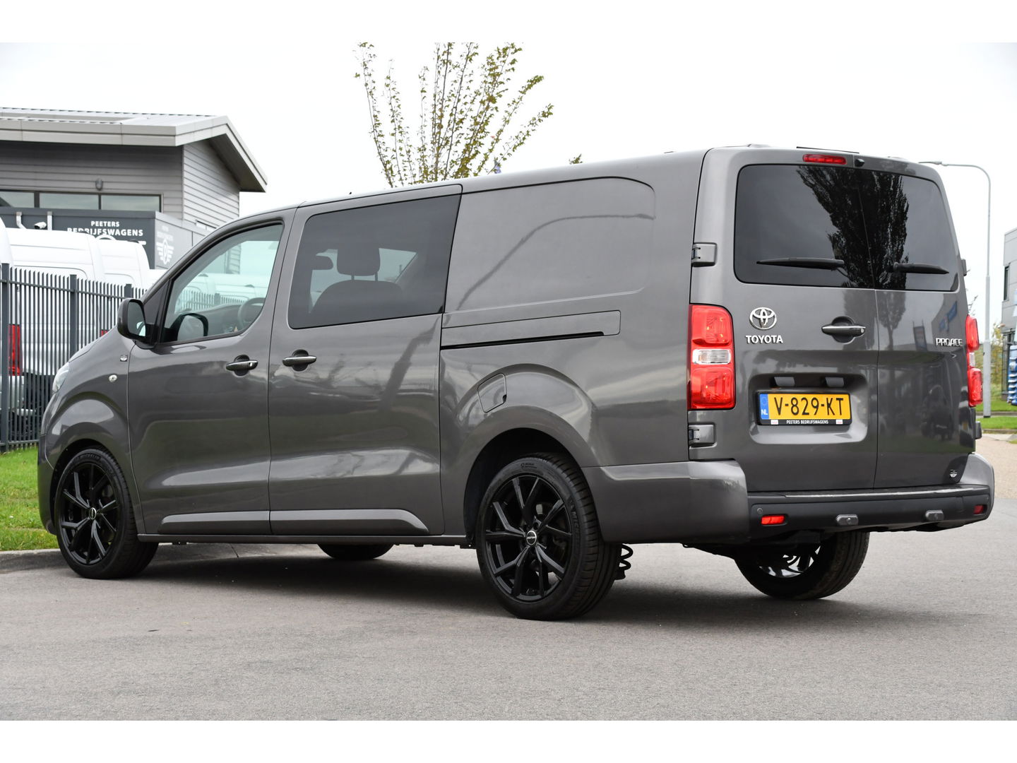 Toyota ProAce Worker 2.0 L3 DC PB Edition Camera, Cruise, Carplay, Clima, 177pk, Automaat, 2 x Schuifdeur, Keyless, NAVI, Uniek!