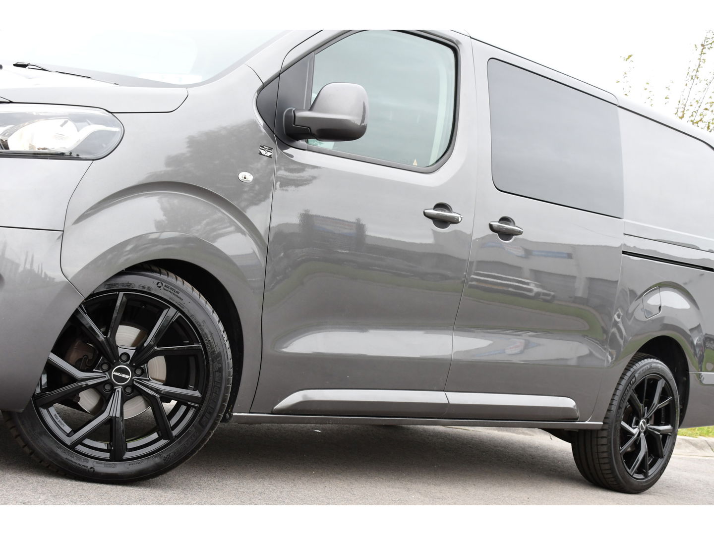 Toyota ProAce Worker 2.0 L3 DC PB Edition Camera, Cruise, Carplay, Clima, 177pk, Automaat, 2 x Schuifdeur, Keyless, NAVI, Uniek!