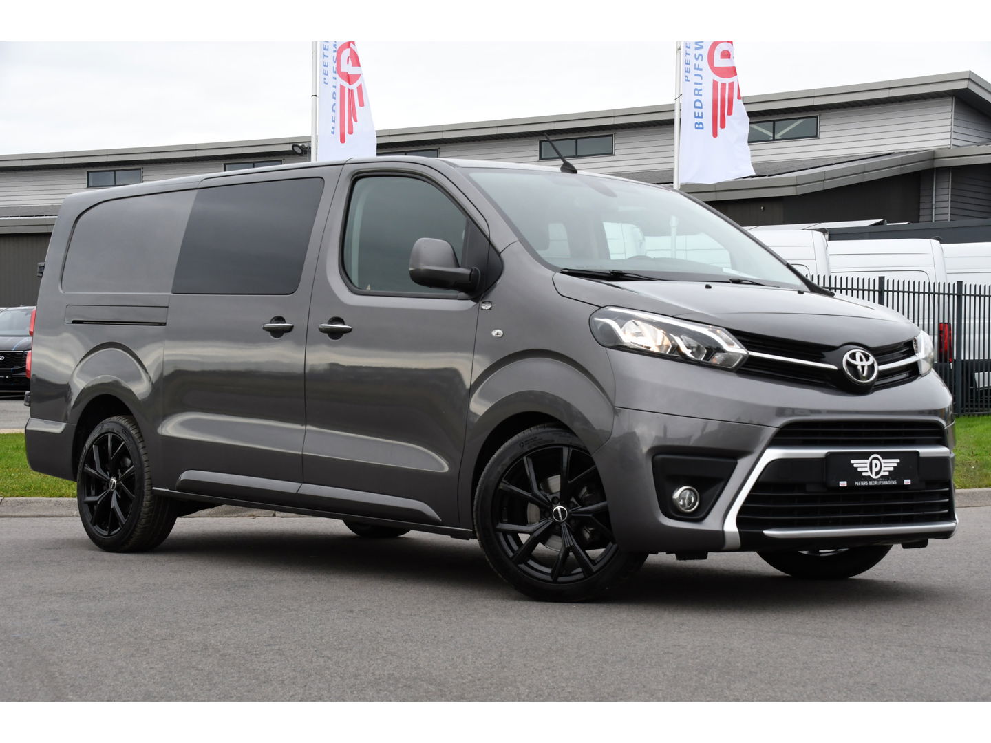 Toyota ProAce Worker 2.0 L3 DC PB Edition Camera, Cruise, Carplay, Clima, 177pk, Automaat, 2 x Schuifdeur, Keyless, NAVI, Uniek!