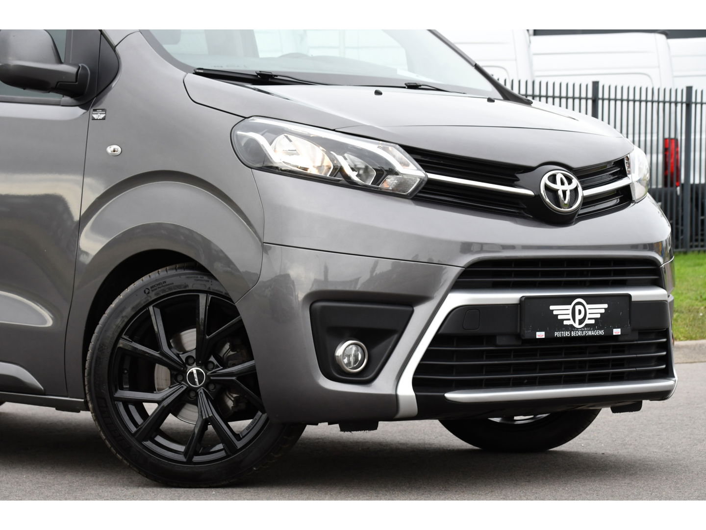 Toyota ProAce Worker 2.0 L3 DC PB Edition Camera, Cruise, Carplay, Clima, 177pk, Automaat, 2 x Schuifdeur, Keyless, NAVI, Uniek!