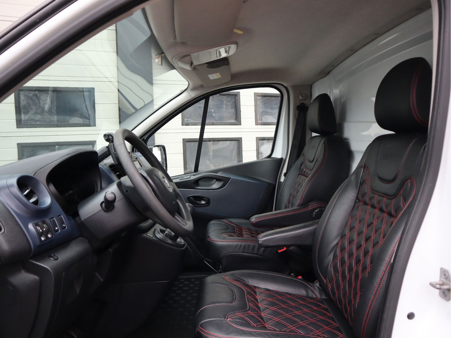 Opel Vivaro 1.6 CDTI Euro 6 - L2 Lang - Navi - Cruise - PDC - Leer