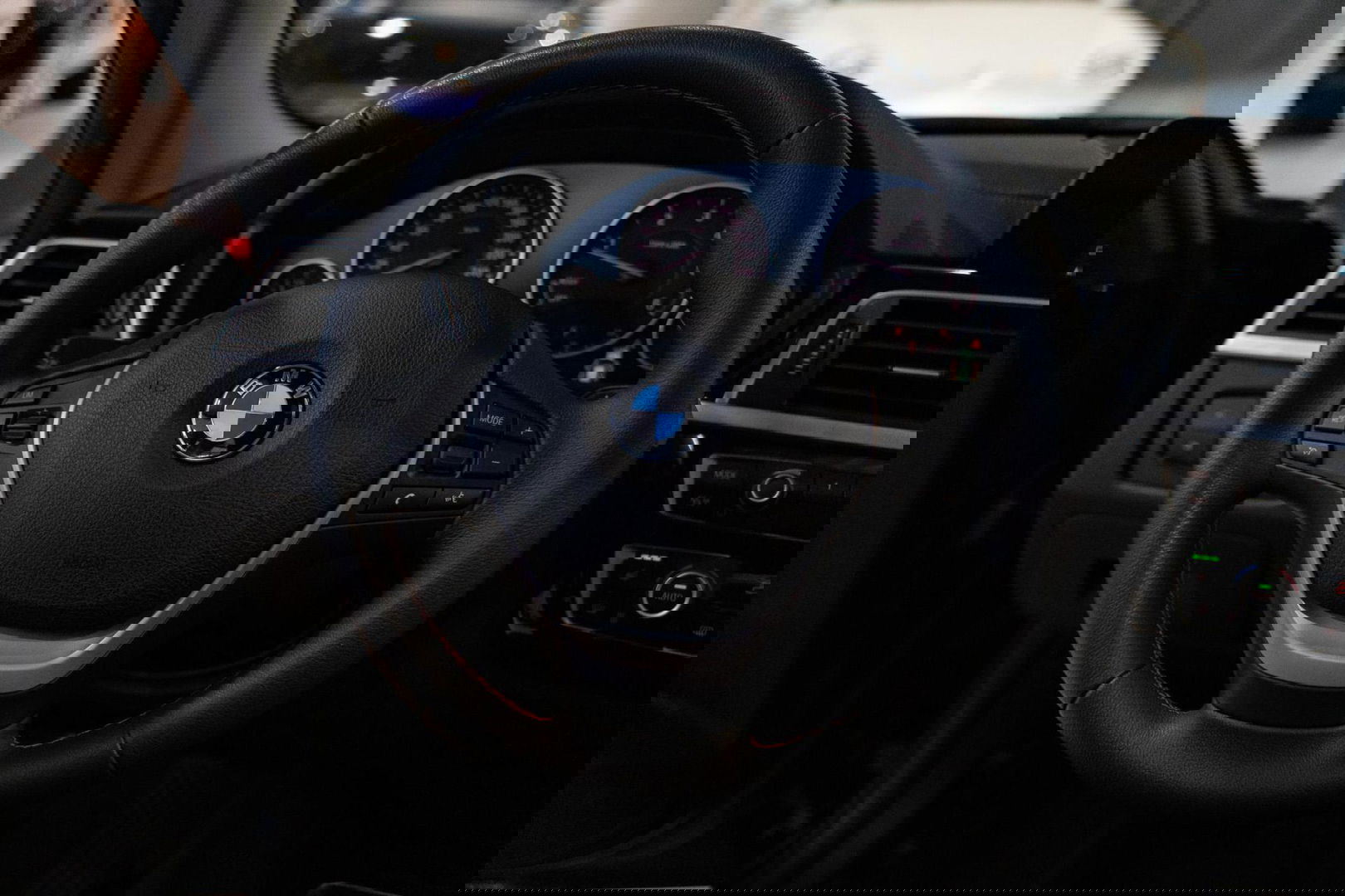 BMW 3 Serie Touring 320d M Sport Edition|1ste Eig|Panoramadak|Trekhaak|LED|EURO 6|Automaat|Sportstoel|Dealer Onderhouden