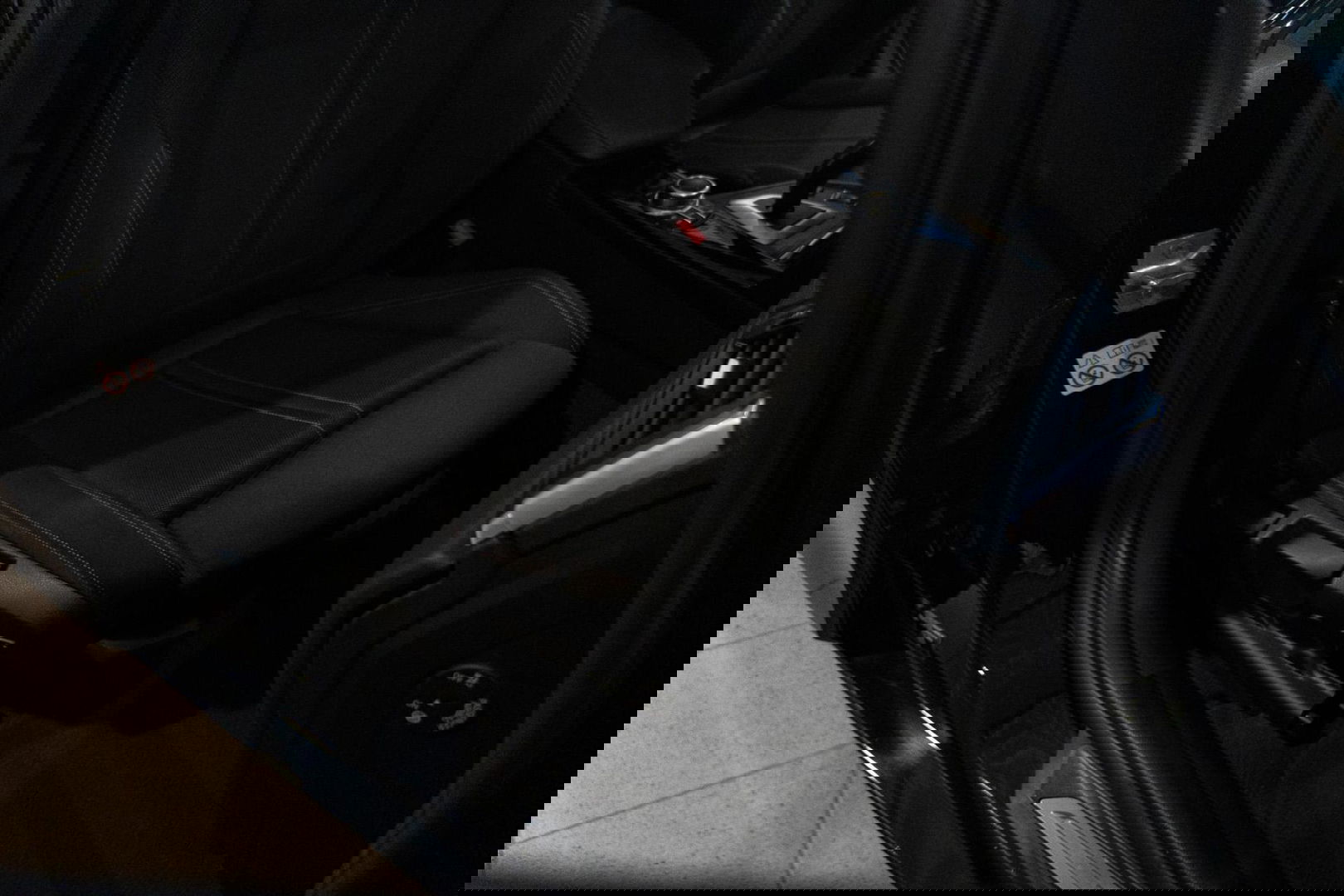 BMW 3 Serie Touring 320d M Sport Edition|1ste Eig|Panoramadak|Trekhaak|LED|EURO 6|Automaat|Sportstoel|Dealer Onderhouden